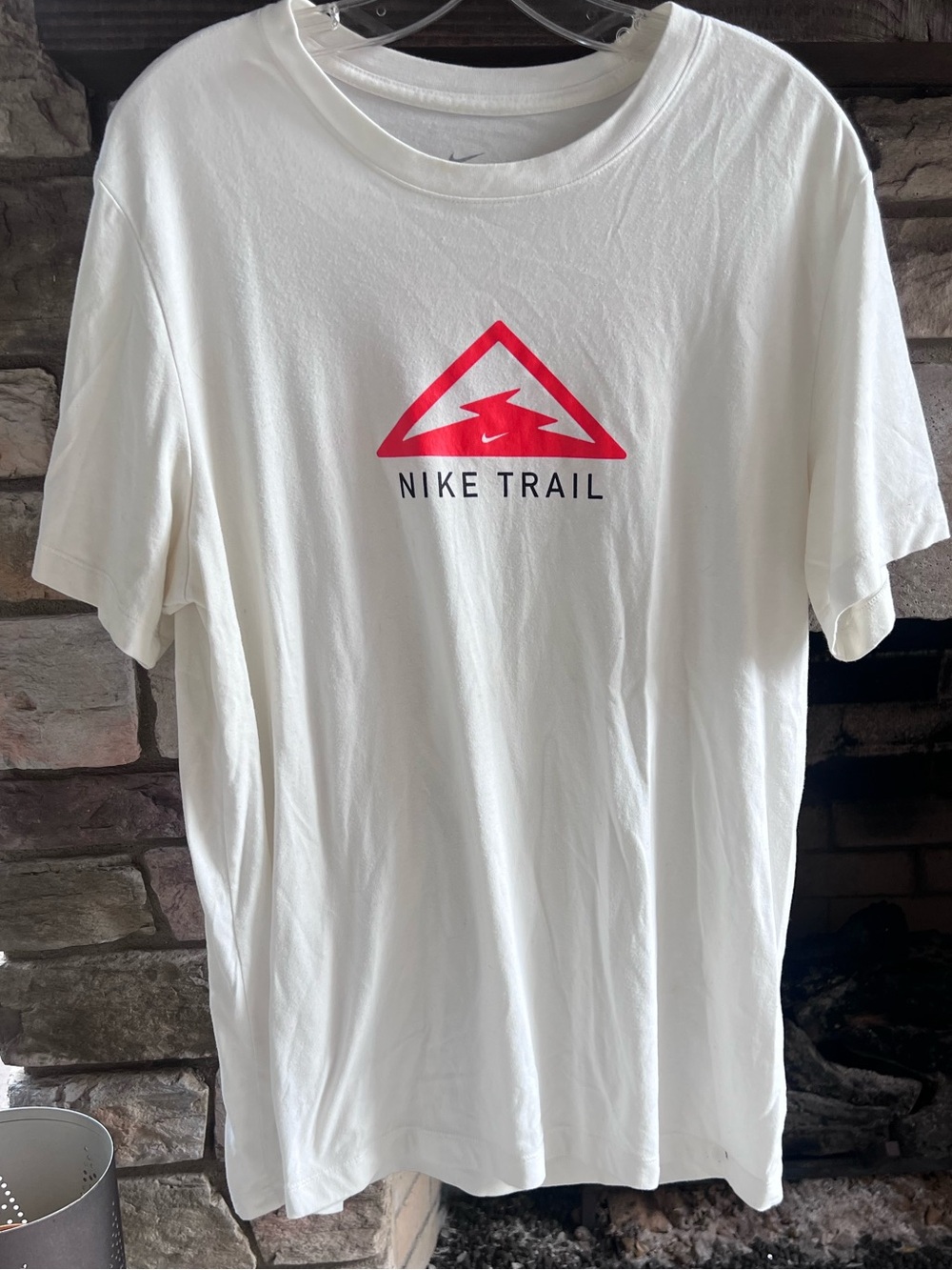 Nike White Short-Sleeve Trail Logo T-Shirt with Red Emblem Large